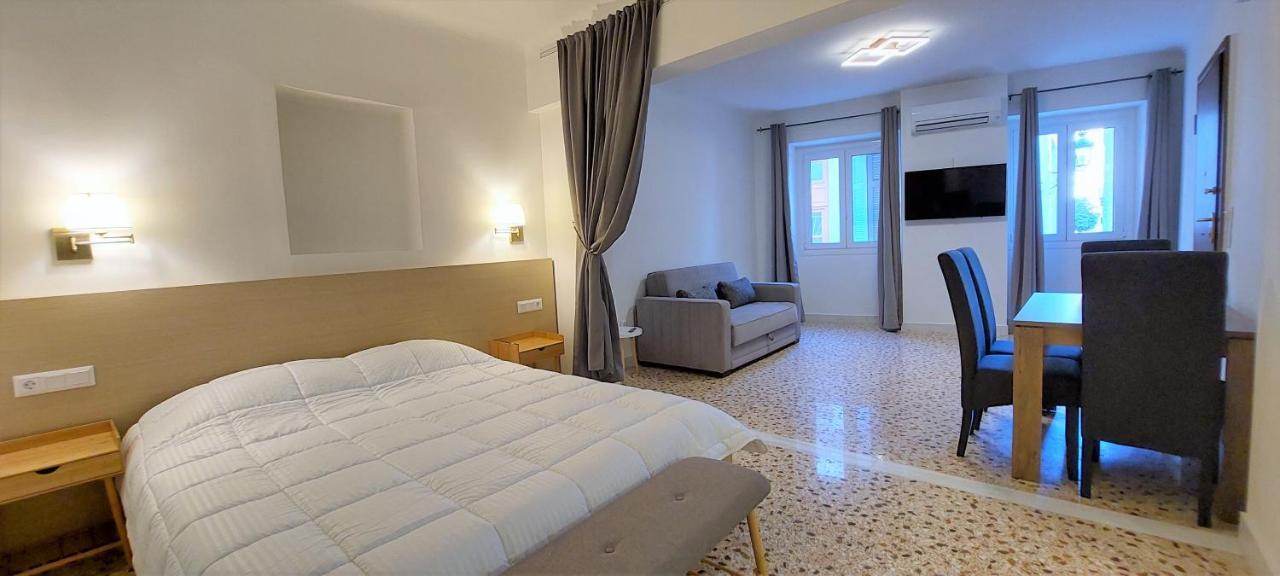Athens Plaka Family Suites エクステリア 写真